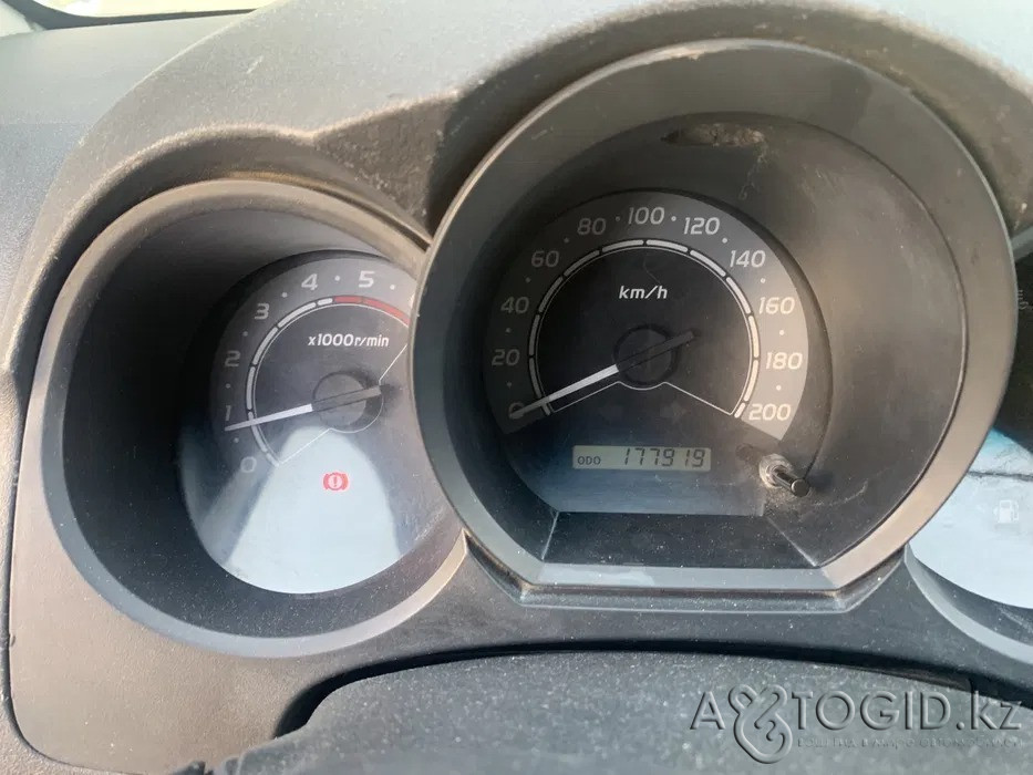 Toyota Hilux Pick Up,  14  года в Уральске Уральск - изображение 3